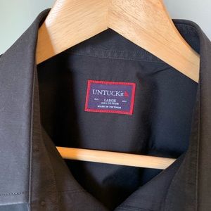 UnTuckIt Men’s dress shirt, Large